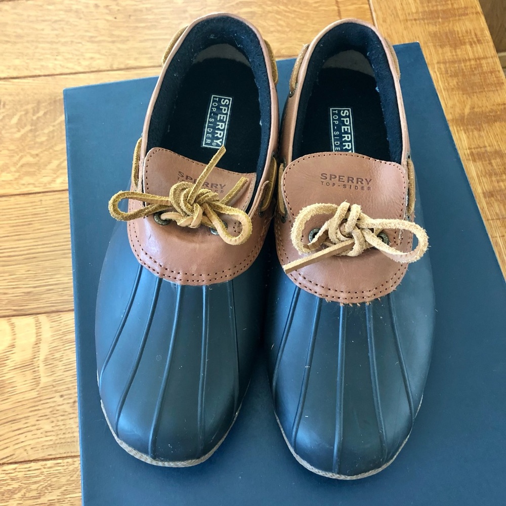 COPY - Sperry Navy leather waterproof duck boots